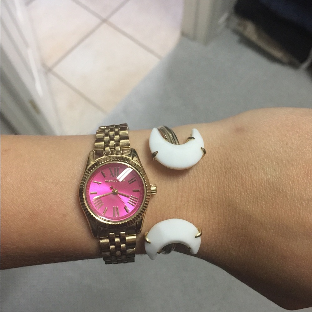 Kendra Scott white Carson bracelet cuff